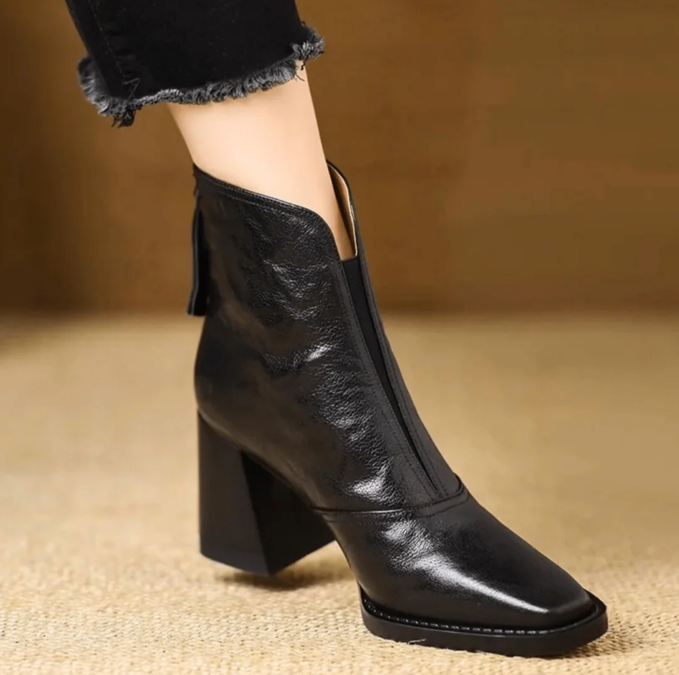 Lyla - Elegant Slip-On Boots